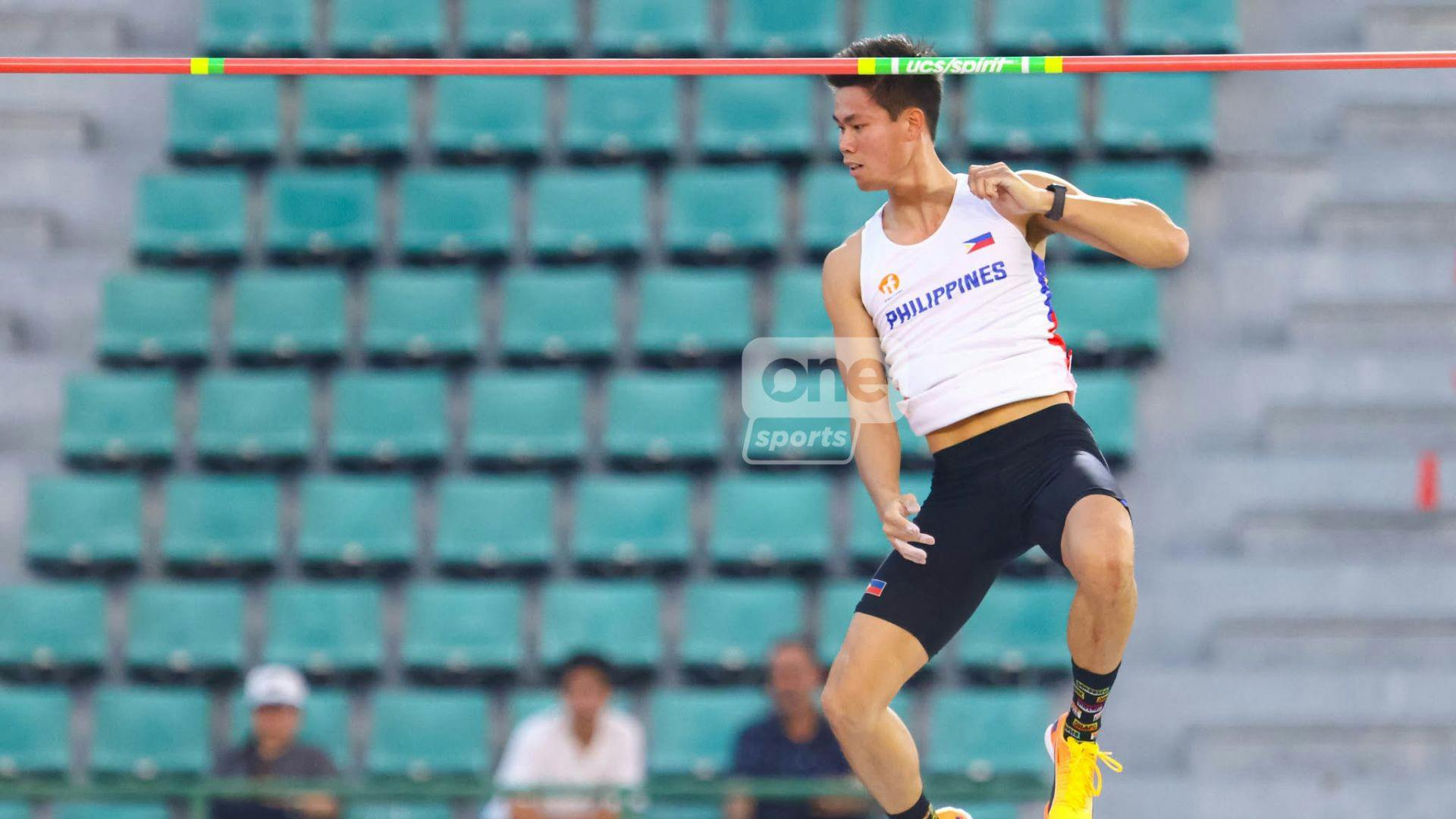 EJ Obiena resets SEA Games pole vault record anew, lands fourth straight gold medal